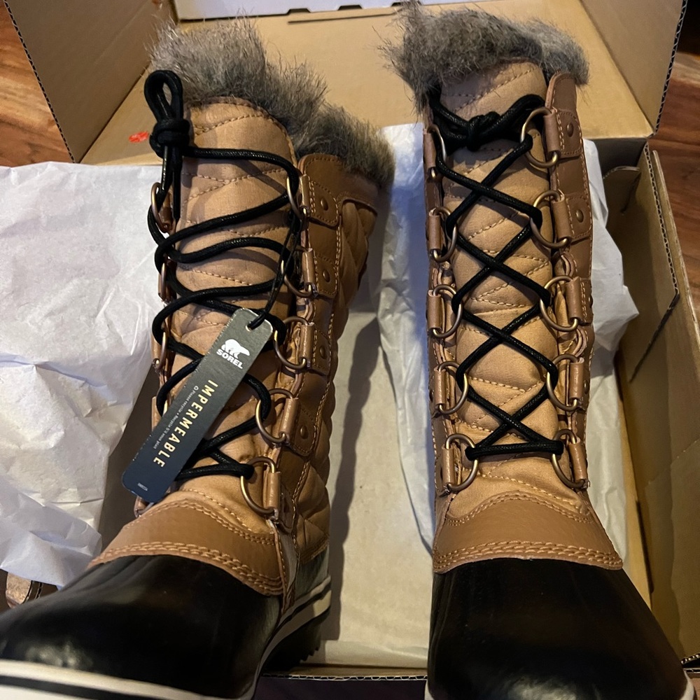 Sorel waterproof boots - Picture 6 of 9